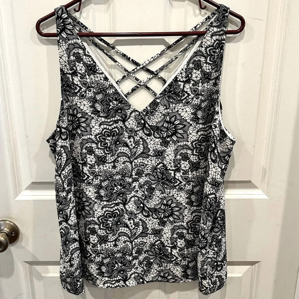 Express Ivory Floral Tank Top Camisole‎ Strappy Back Detail Size Large